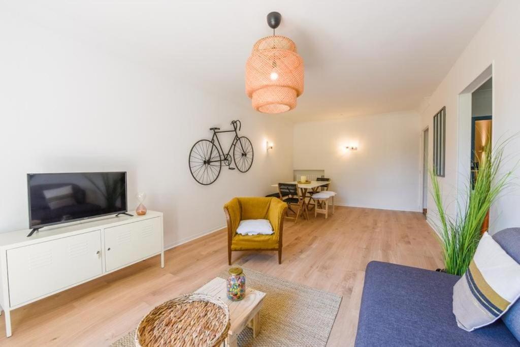 Charmant Logement Plein Pied Au Coeur Du Village Castelculier Eksteriør bilde